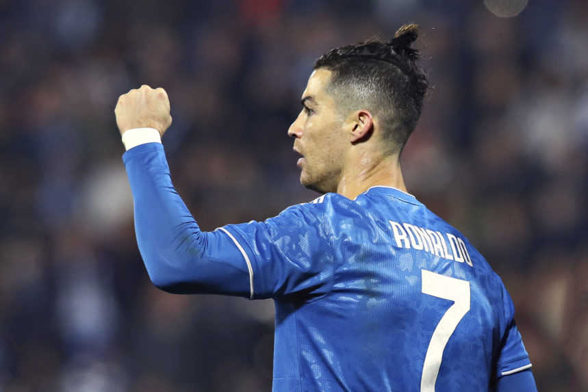 Ronaldo má koronavírus, ostáva v izolácii