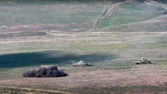 Karabachom duní streľba, boje na Kaukaze pokračovali aj v noci