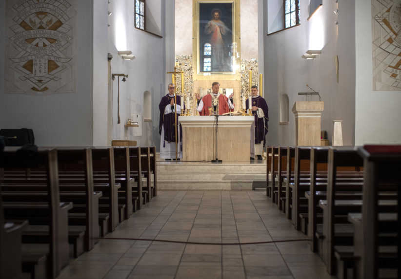 Štát nemôže kňazom zakázať verejné omše, tvrdí hovorca biskupov