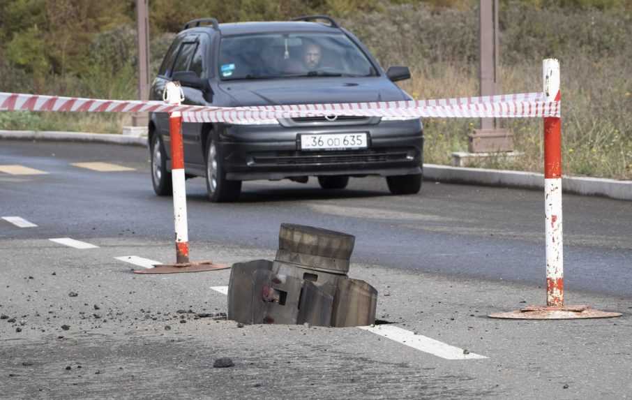 Azerbajdžan oslavuje, v Arménsku protestujú. Kaukazské štáty reagujú na podpis dohody