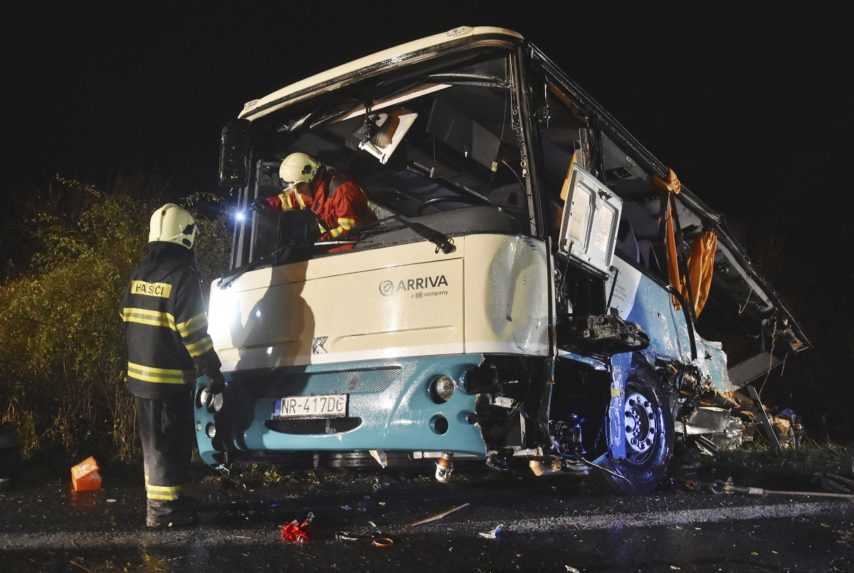 Po roku od tragickej nehody autobusu neďaleko Nitry obvinili vodiča nákladiaku