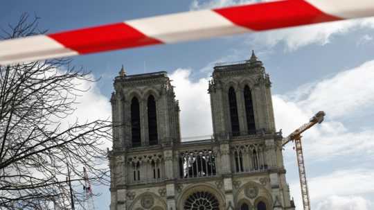 Prvý od zničujúceho požiaru. V parížskej katedrále Notre-Dame bude vianočný koncert