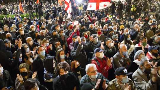 Gruzínske protesty proti výsledku volieb pokračujú