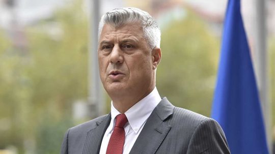 Bývalý kosovský prezident Thaci dostal 25 rokov väzenia. Podieľal sa na vraždách a mučení počas vojny
