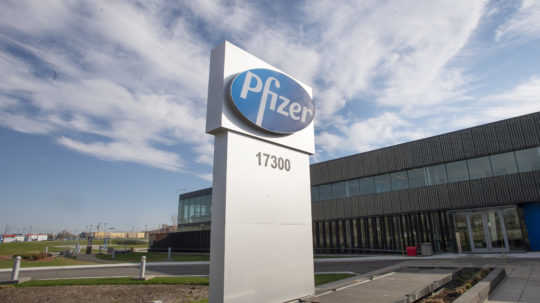 Pfizer požiadal o výnimku na núdzové využitie vakcíny