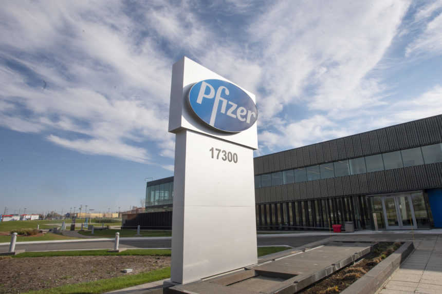 Pfizer požiadal o výnimku na núdzové využitie vakcíny