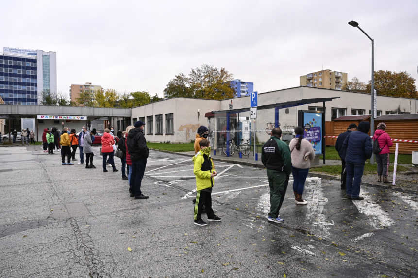 Najhoršia situácia spomedzi krajských miest. Trenčín bude plošne testovať