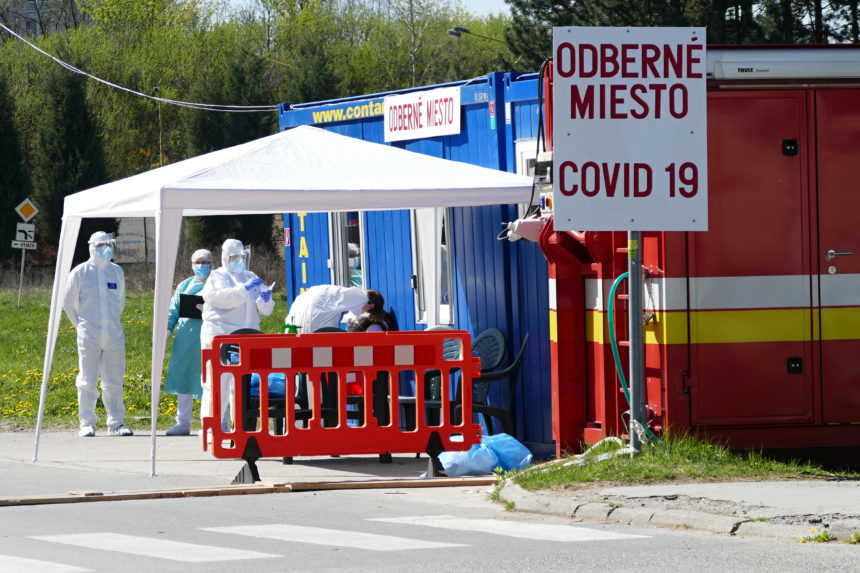 V sobotu ochoreniu COVID-19 podľahlo 27 ľudí