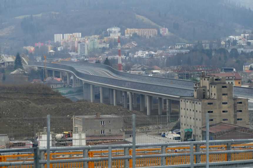 Na Kysuciach otvorili takmer šesťkilometrový diaľničný obchvat Čadce