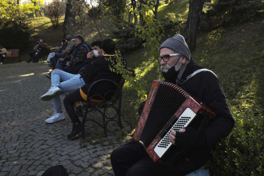 Žiadne novoročné oslavy a celovíkendový zákaz vychádzania