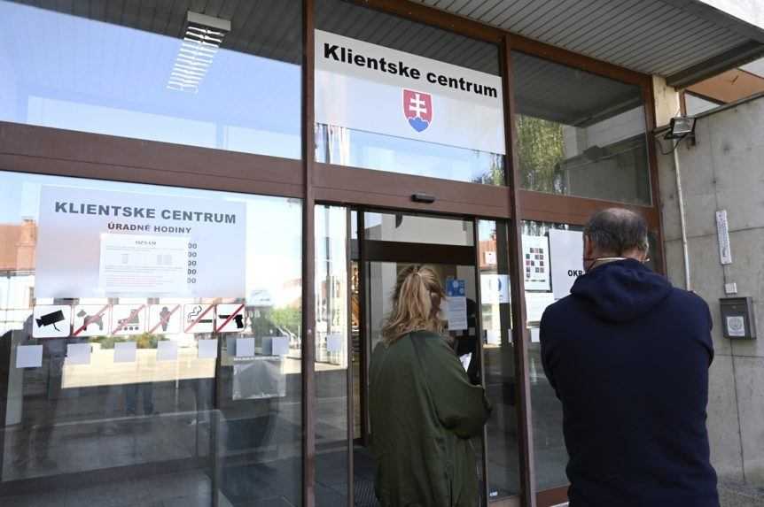 Klientske centrá vybavia len nevyhnutné úkony