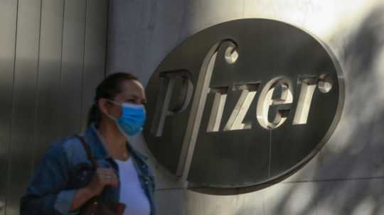 Deväťdesiatpercentná ochrana do 21 dní. Nová štúdia polepšila vakcíne Pfizer/BioNTech