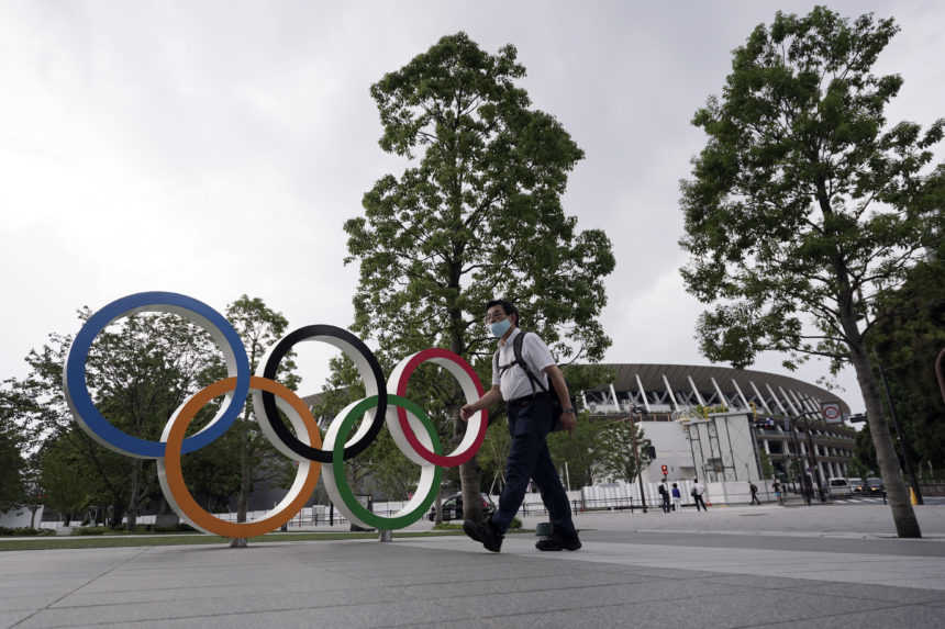 Do olympiády dostaneme pandémiu pod kontrolu, tvrdí japonský premiér