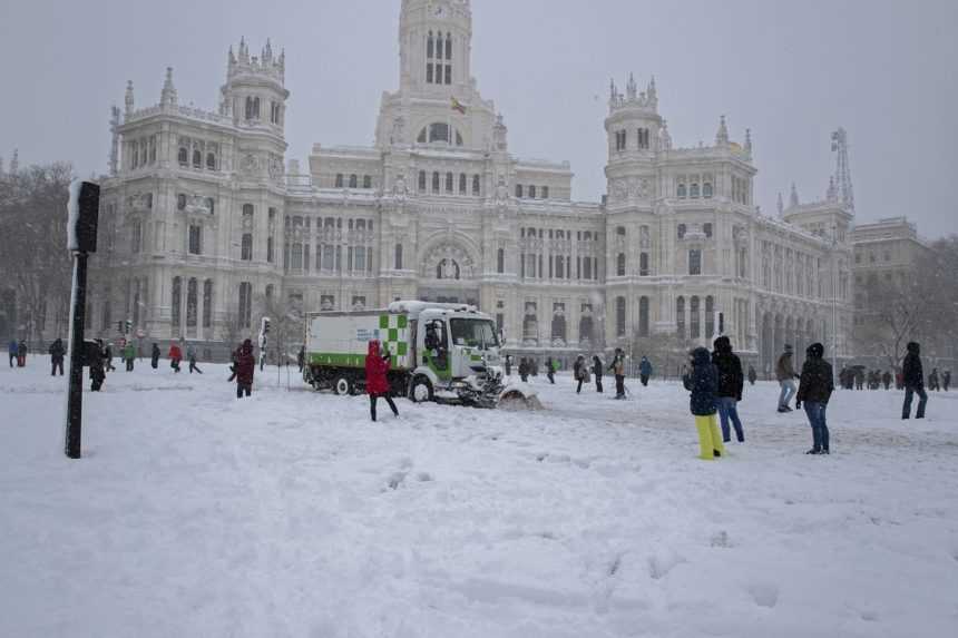 Madrid má za sebou polstoročný sneh, mesto sa zotavuje z kalamity