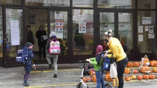 Košice vypočuli radu hygienikov, od pondelka školy neotvoria