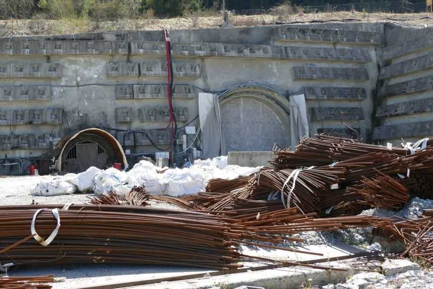 Višňové bude, oznámil Doležal. Tunel dostavia Skanska za 255 miliónov