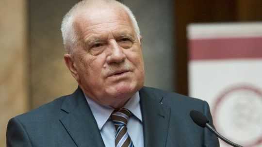 Odmietal opatrenia aj očkovanie. Václav Klaus sa nakazil koronavírusom