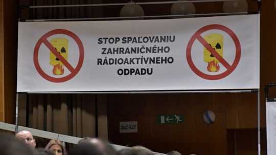 Protest proti spaľovaniu rádioaktívneho odpadu