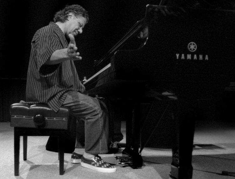 Dlhé desaťročia posúval džez dopredu, získal 23 cien Grammy. Zomrel Chick Corea