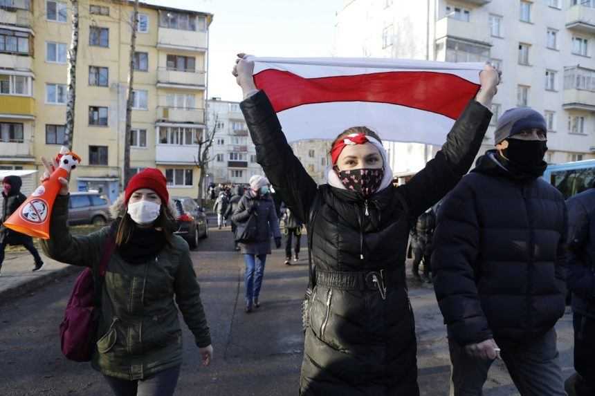 Cichanovská priznala porážku ulice v boji proti Lukašenkovmu režimu