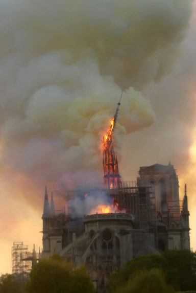 Dokonalé kamene na obnovu katedrály Notre-Dame budú hľadať geológovia