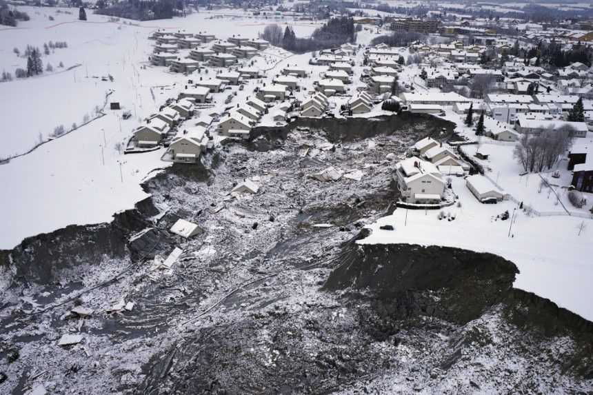 Po masívnom zosuve pôdy sa Nóri postupne môžu vracať domov