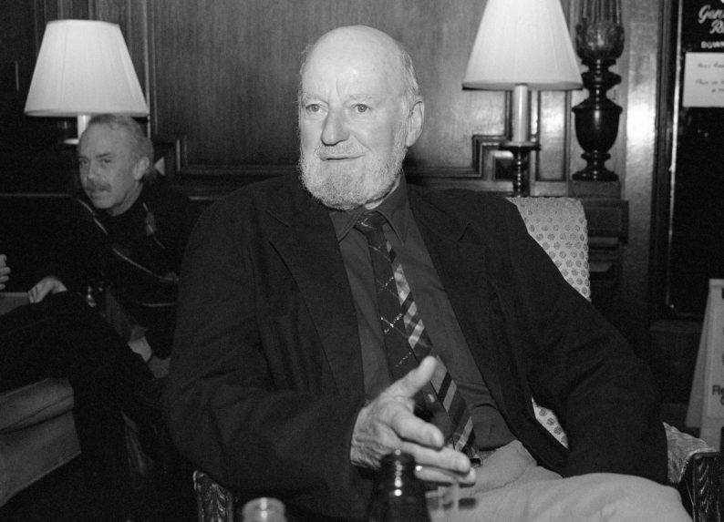 Zomrel najstarší žijúci beatnik Lawrence Ferlinghetti. Dožil sa 101 rokov