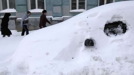 Ukrajinec si vymyslel vraždu, aby sa domohol vyčistenia cesty od snehu