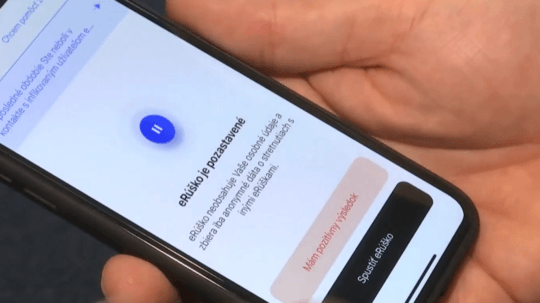Aplikácie eKaranténa a eRúško. Jedna čaká na spustenie, druhá sa ho zrejme ani nedočká