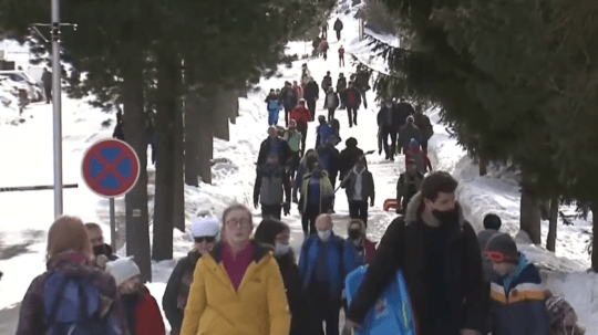 Vysoké a Nízke Tatry na mnohých miestach nezvládajú nápor turistov