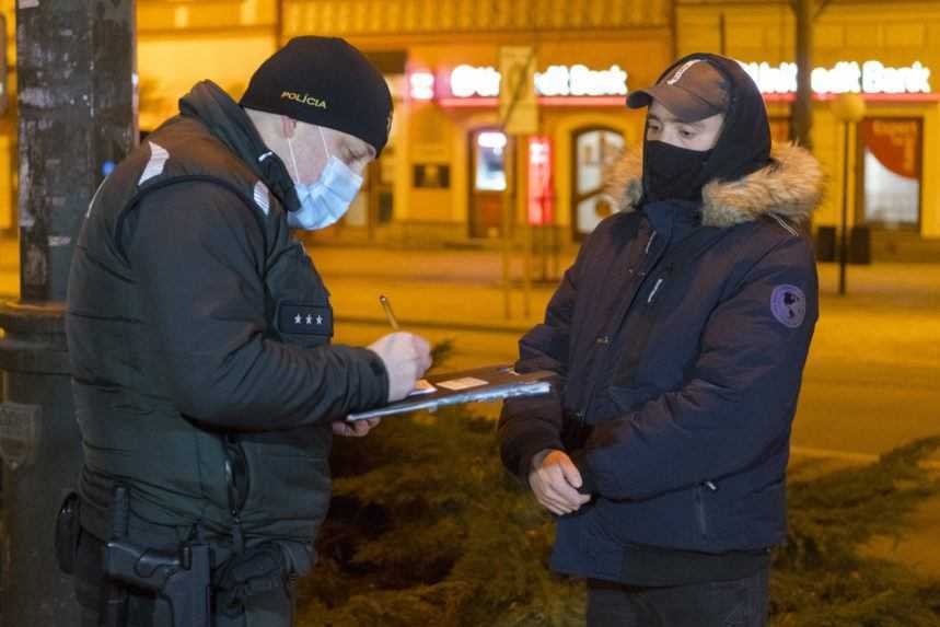 Prieskum: Čoraz menej Slovákov je ochotných dodržiavať nariadené opatrenia