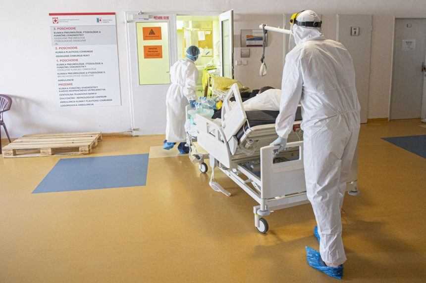 Covidu podľahol jeden pacient, počet hospitalizovaných sa zvýšil