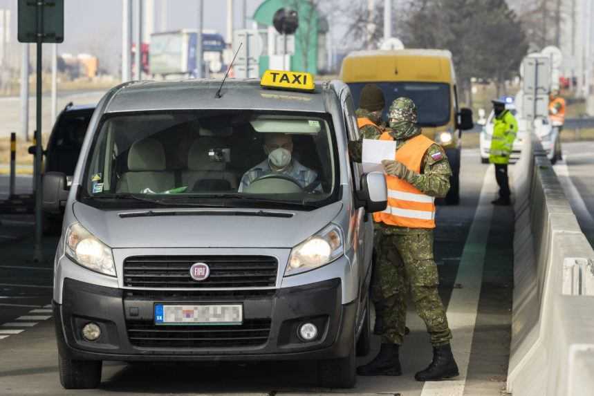 Rakúsko zmení režim na hraniciach, sprísni povinnosť testovania pre pendlerov