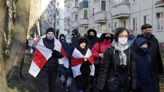 Bieloruská polícia pred plánovanými protestami opäť zatýka