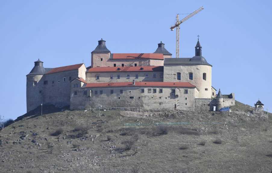 Hrad Krásna Hôrka zostáva zatvorený, turisti by naň mohli zavítať o dva a pol roka