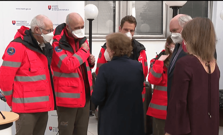 Prišla ďalšia pomoc. Lekári i sestry z Dánska a Belgicka sú už na Slovensku