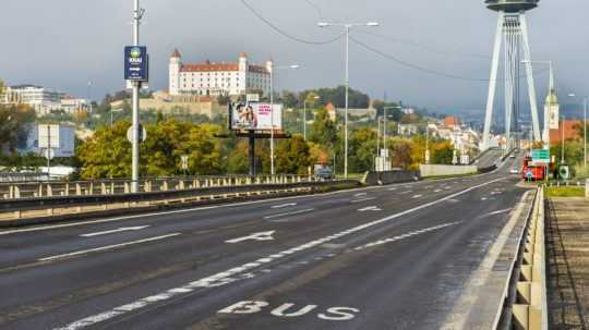 Bratislava schválila zmeny v územnom pláne. Výrazne obmedzí reklamné stavby