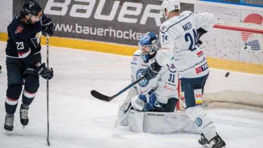 Slovan a Poprad zvíťazili tretí raz po sebe. Vybojovali si postupové mečbaly