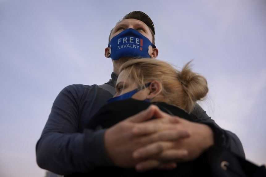 Ruská polícia zatkla viac ako 1 700 ľudí, ktorí demonštrovali za Navaľného
