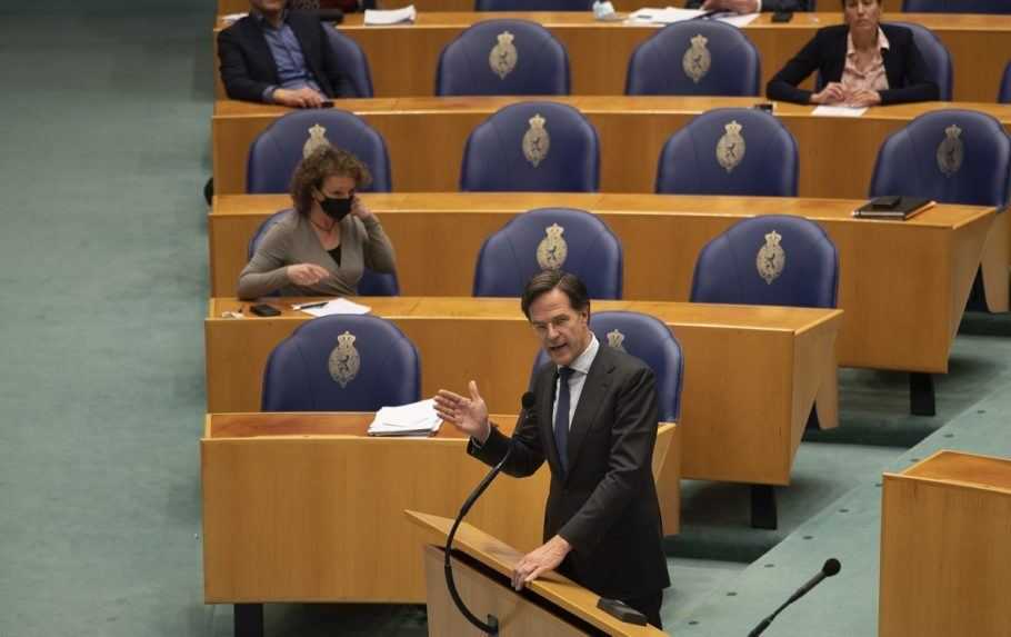 Staronový holandský premiér Rutte len tesne prežil hlasovanie o dôvere