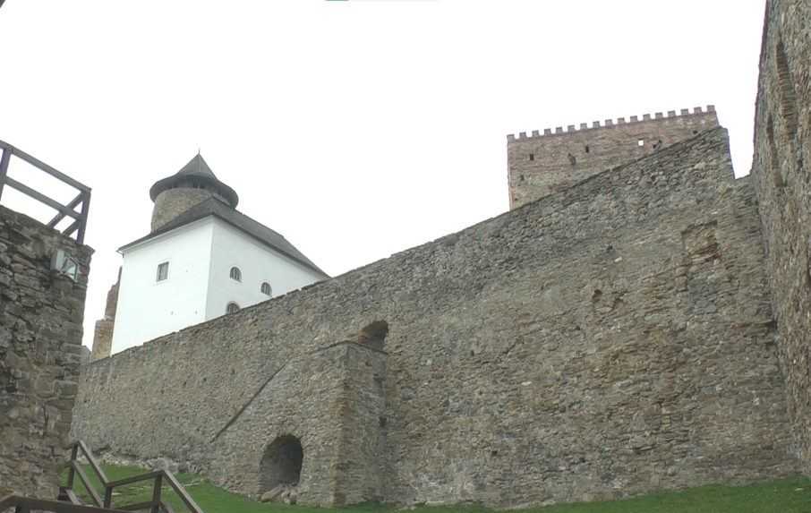 Otvorili hrad v Starej Ľubovni, návštevníkom sprístupnili aj zrekonštruovaný palác