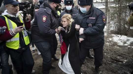 Ruská polícia zadržala Navaľného osobnú lekárku