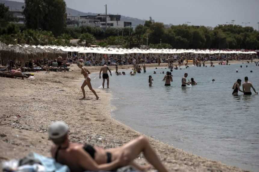 Grécko chce oživiť turistický ruch, ruší karanténu pre úplne zaočkovaných z EÚ