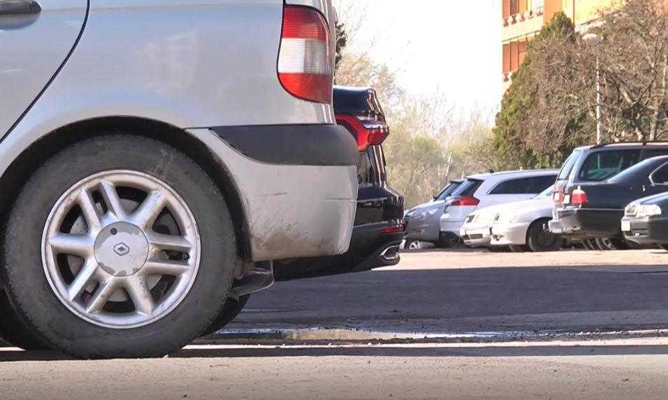 Z obchodnej služby biznis. Občania majú problémy s prepisom vozidiel