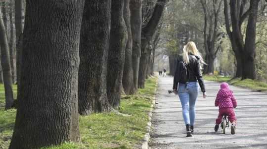 Vláda odobrila predĺženie núdzového stavu