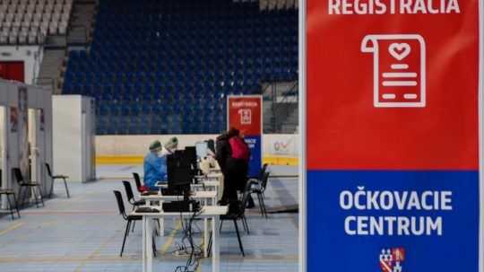 Ministerstvo zdravotníctva zverejnilo voľné termíny na očkovanie