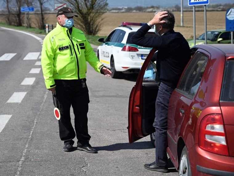 Polícia v minulom týždni uložila pokuty pre porušenie opatrení za viac ako 64 000 eur