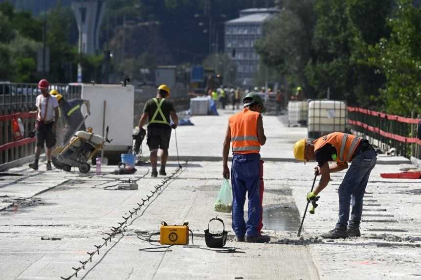 Pandémia ovplyvnila aj nelegálnu prácu. Štát uložil najmenej pokút za posledné roky