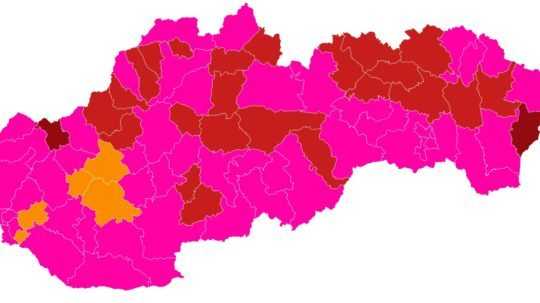 Bordové budú naďalej dva okresy, pribudnú štyri oranžové (+mapa)