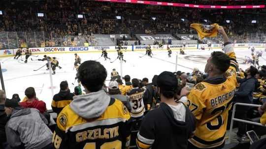 Montreal si v predĺžení vynútil siedmy zápas, Boston vstúpil do 2. kola víťazne